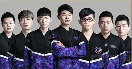 作为年轻球 作为年轻球